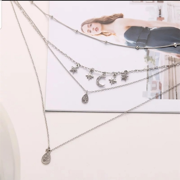 *Nastaha* Layered Moon and star necklace - Picture 3 of 6